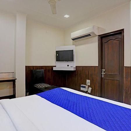 Hotel Grand Tushar - Ghaziabad Railway Station エクステリア 写真