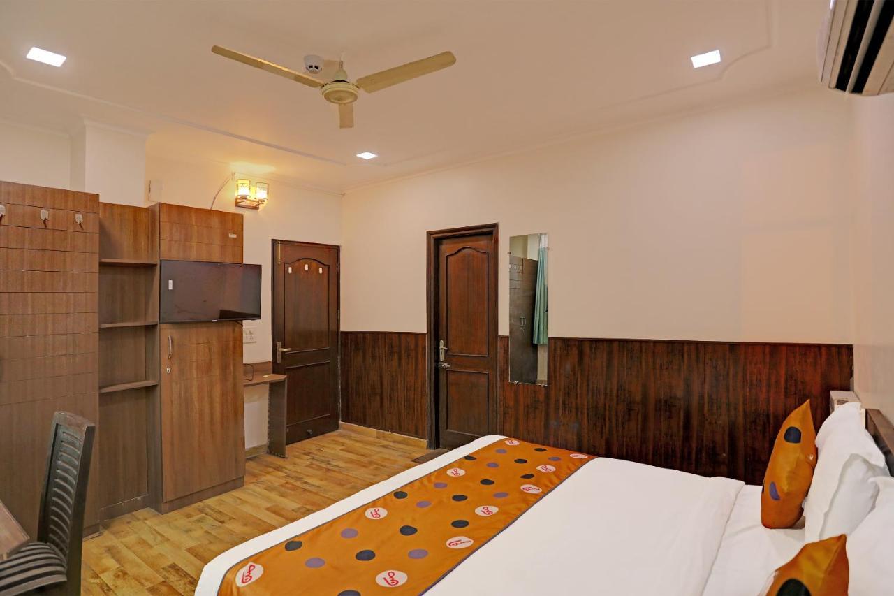 Hotel Grand Tushar - Ghaziabad Railway Station エクステリア 写真