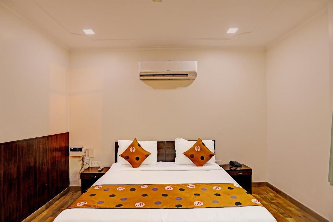 Hotel Grand Tushar - Ghaziabad Railway Station エクステリア 写真