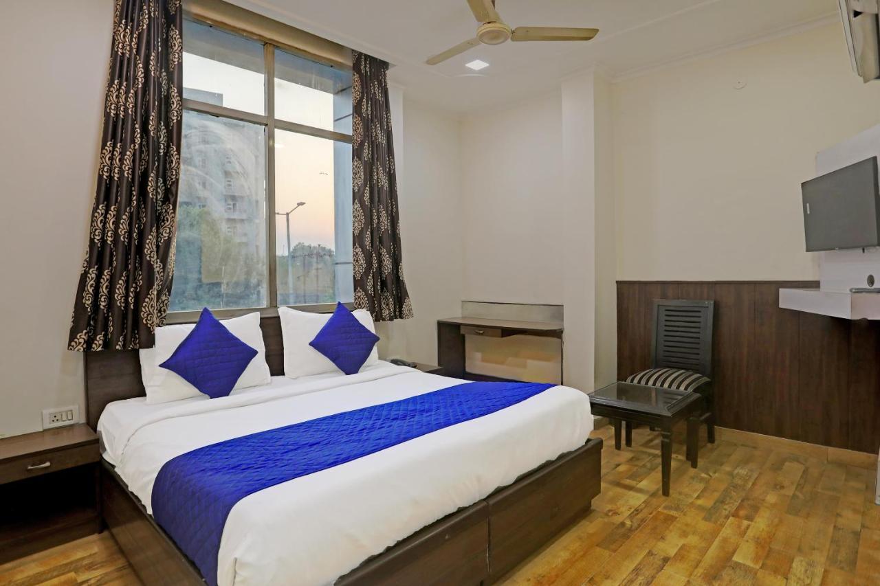 Hotel Grand Tushar - Ghaziabad Railway Station エクステリア 写真