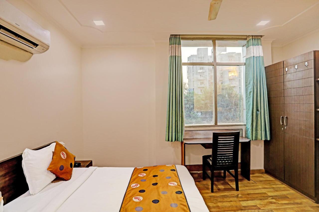Hotel Grand Tushar - Ghaziabad Railway Station エクステリア 写真