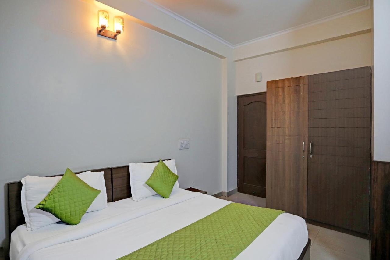 Hotel Grand Tushar - Ghaziabad Railway Station エクステリア 写真