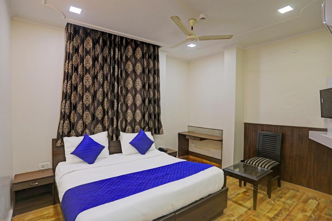 Hotel Grand Tushar - Ghaziabad Railway Station エクステリア 写真