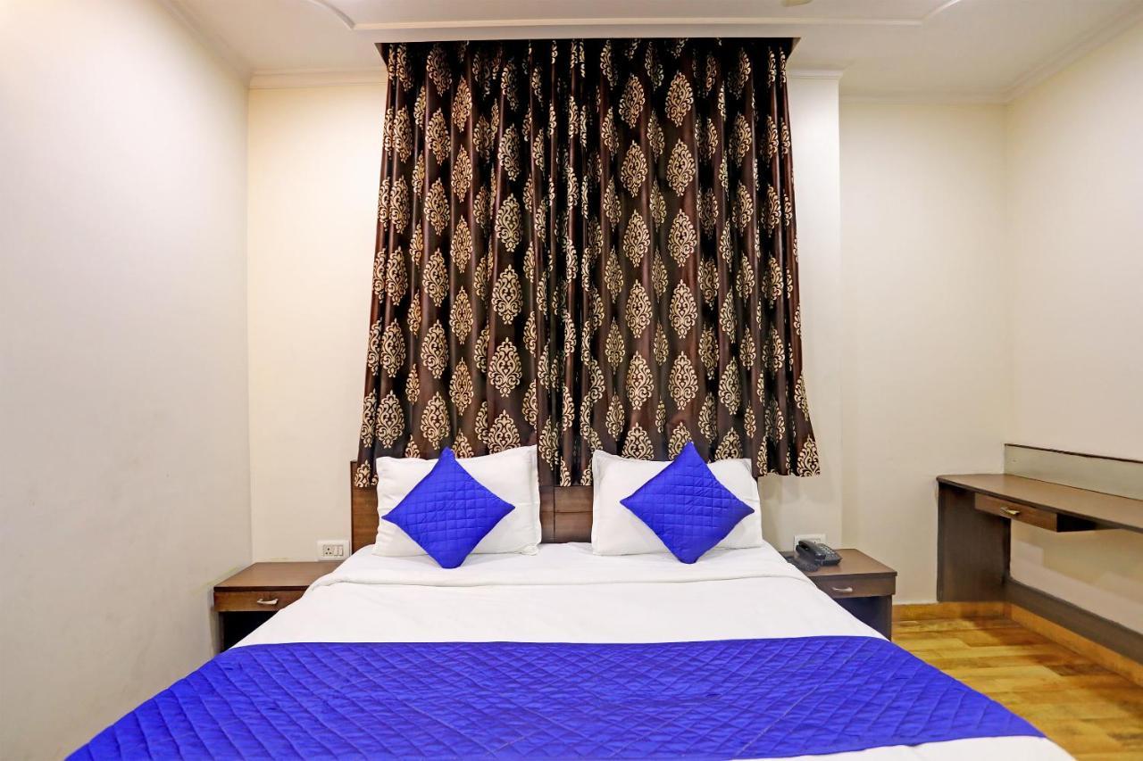 Hotel Grand Tushar - Ghaziabad Railway Station エクステリア 写真