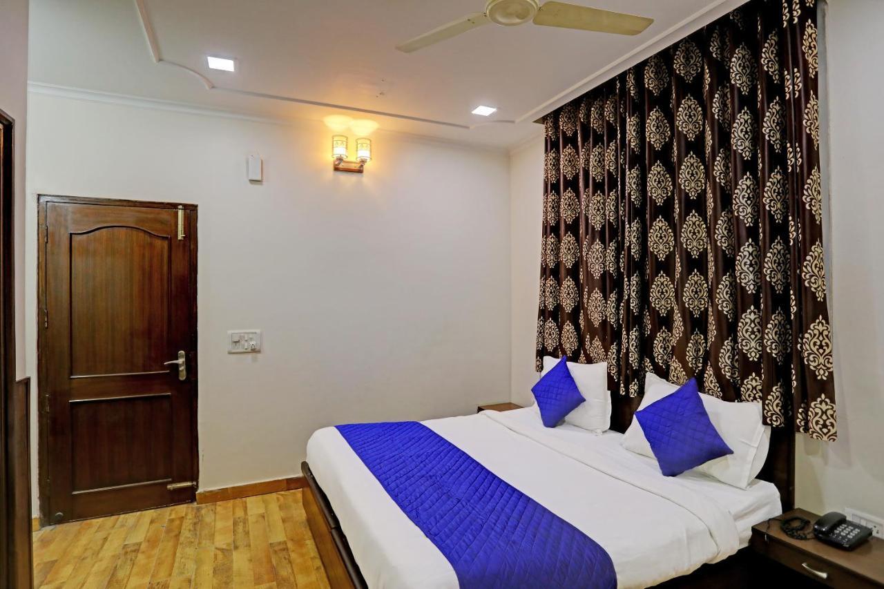 Hotel Grand Tushar - Ghaziabad Railway Station エクステリア 写真
